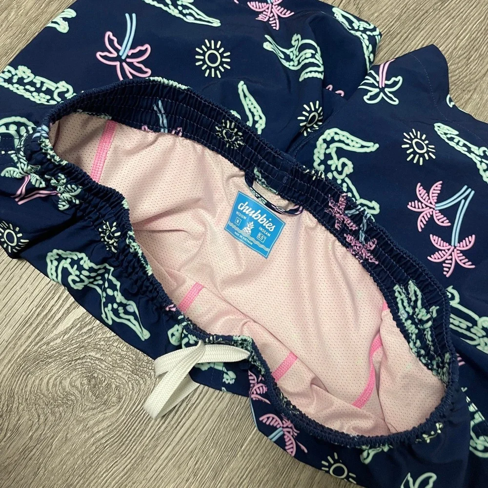 Chubbies Swim Trunks Mens Medium Navy Blue Crocodile Palm Tree Neon 5.5